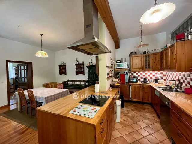 Eladó ház Budakalász 500 nm