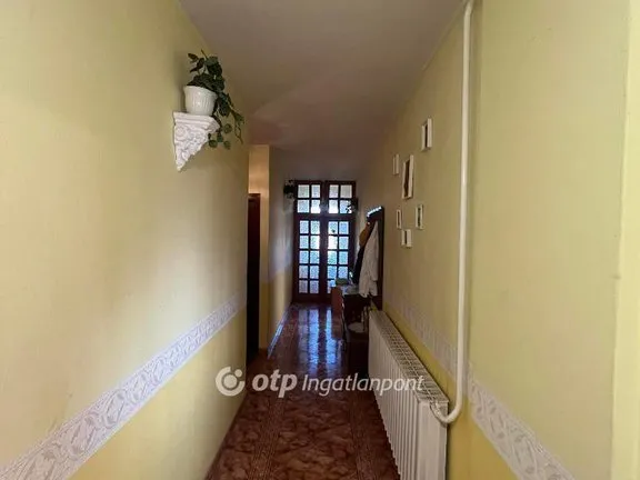 Eladó ház Szentlőrinckáta 220 nm