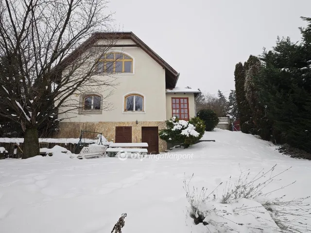 Eladó ház Budakalász 135 nm