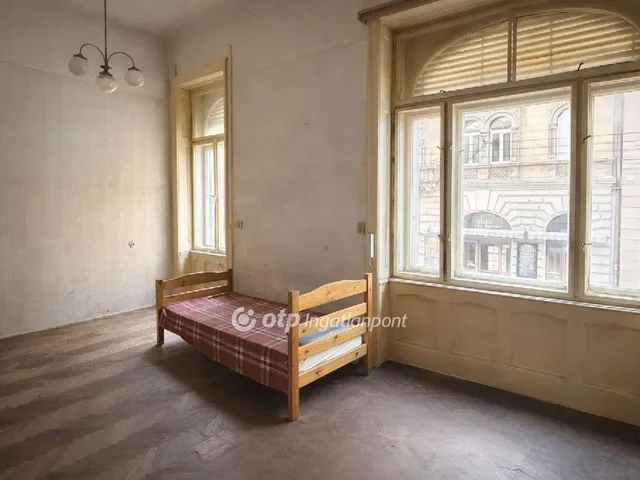 Eladó lakás Budapest VI. kerület 112 nm