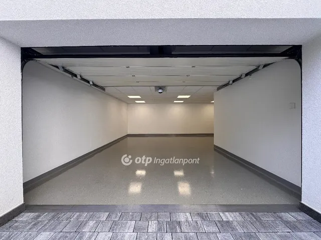 Eladó ház Budapest II. kerület 353 nm