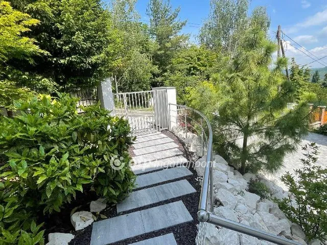 Eladó ház Budapest II. kerület 353 nm