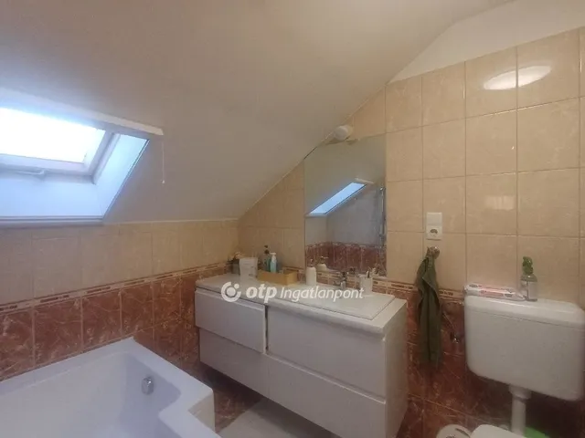 Eladó ház Üllő 92 nm