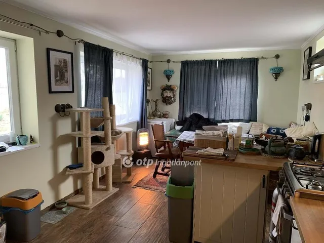 Eladó ház Törtel 81 nm