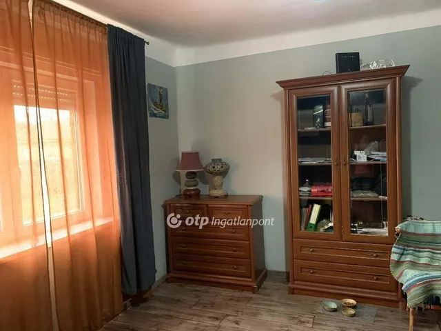 Eladó ház Törtel 81 nm