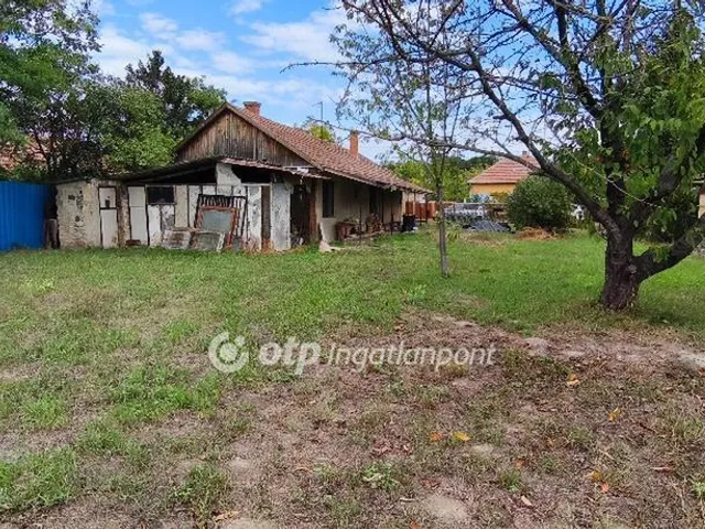 Eladó ház Újszász 65 nm