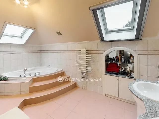 Eladó ház Budapest XVIII. kerület 328 nm