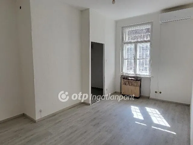 Eladó lakás Budapest VIII. kerület, Füvész kert 34 nm