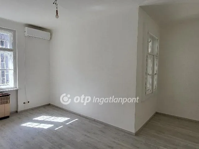 Eladó lakás Budapest VIII. kerület, Füvész kert 34 nm