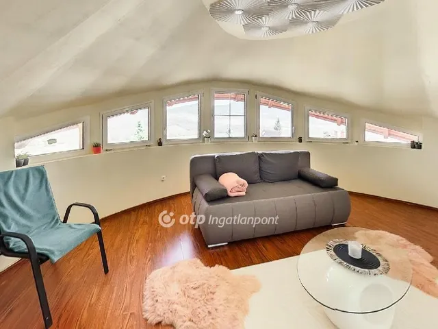 Eladó ház Budapest II. kerület 360 nm
