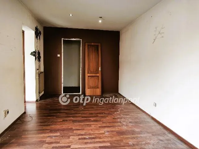 Eladó ház Budapest XV. kerület 254 nm