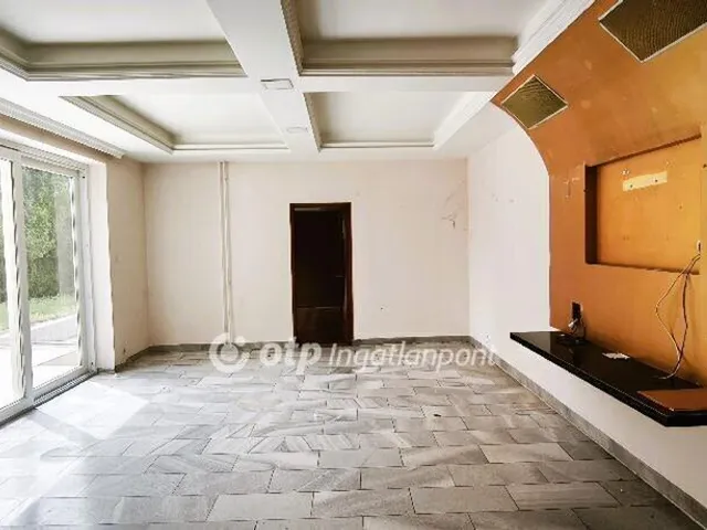 Eladó ház Budapest XV. kerület 254 nm