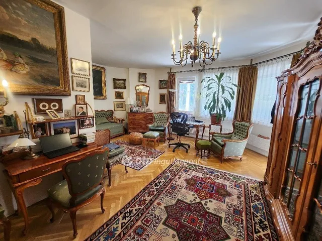 Eladó ház Budapest III. kerület, Táborhegy 452 nm