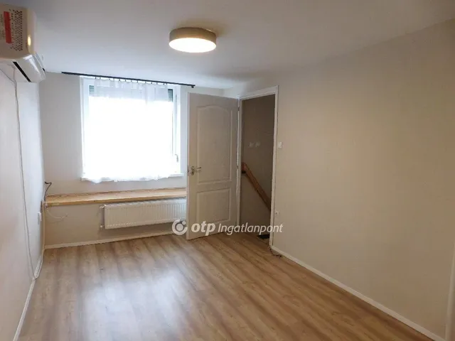 Eladó ház Budapest III. kerület, Csillaghegy 185 nm