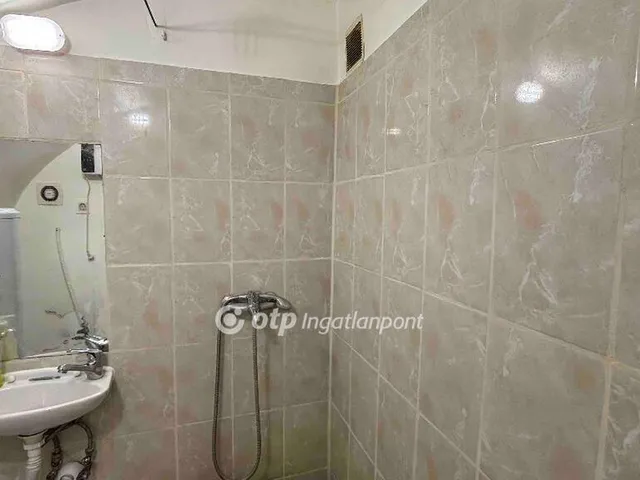 Eladó lakás Budapest VI. kerület 17 nm