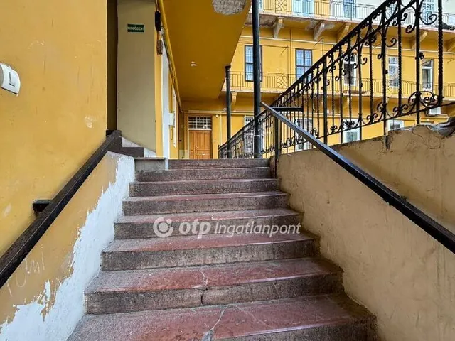 Eladó lakás Budapest VI. kerület 17 nm