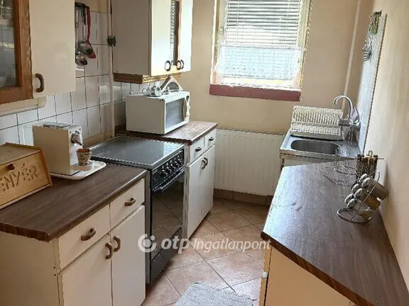 Eladó ház Pilisjászfalu 180 nm