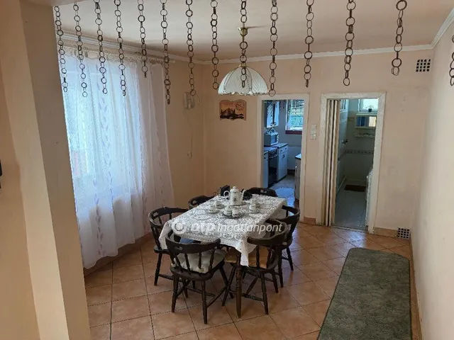 Eladó ház Pilisjászfalu 180 nm