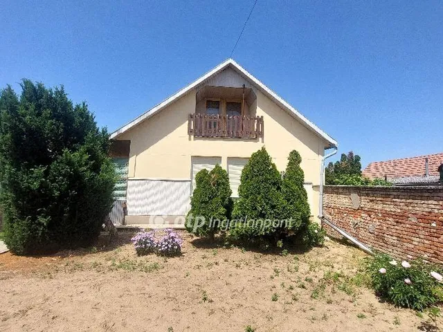 Eladó ház Kartal 97 nm