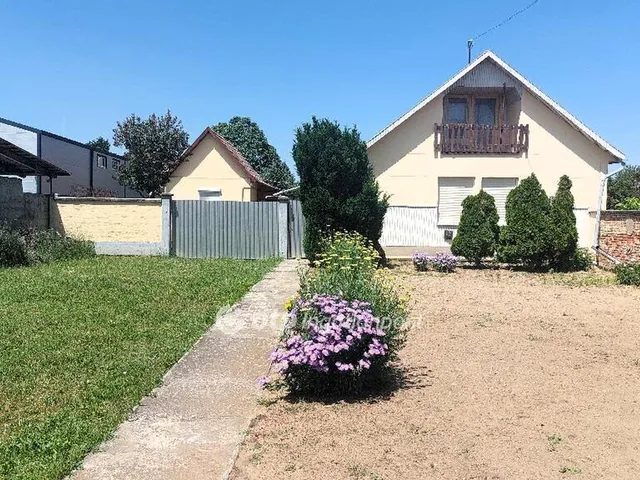 Eladó ház Kartal 97 nm