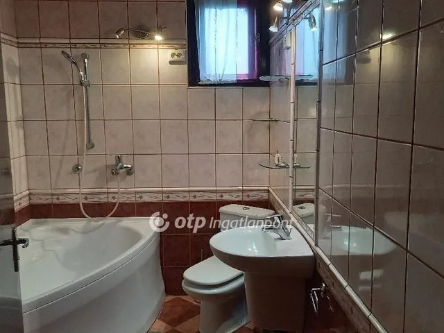 Eladó ház Tápiószele 168 nm
