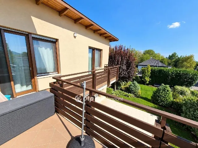 Eladó lakás Budapest III. kerület, Aranyhegy 148 nm