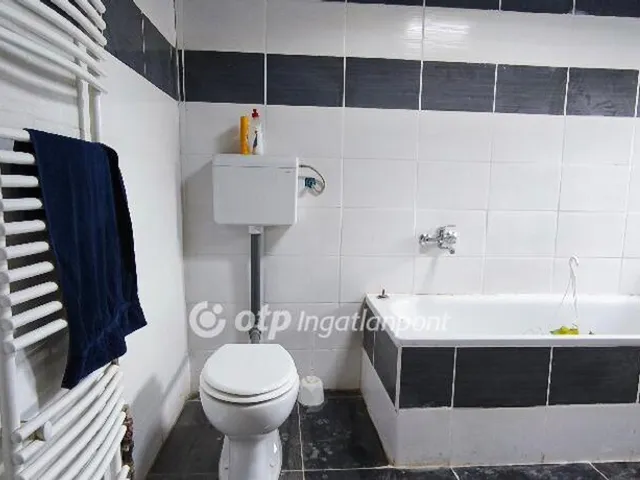Eladó ház Újszász 65 nm
