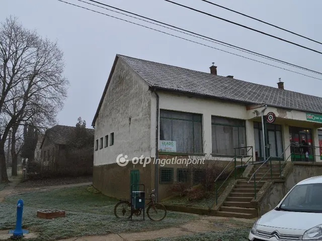 Eladó kereskedelmi és ipari ingatlan Kazsok 209 nm
