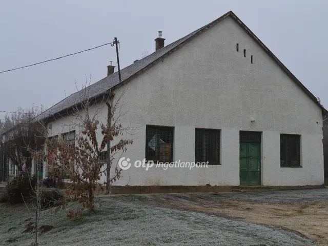 Eladó kereskedelmi és ipari ingatlan Kazsok 209 nm