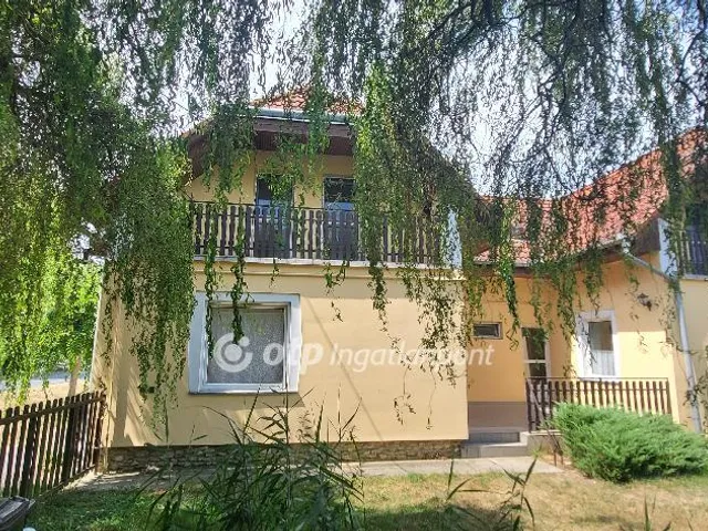 Eladó ház Türje 320 nm