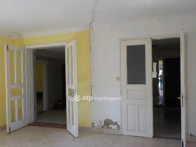 Eladó ház Kadarkút 276 nm
