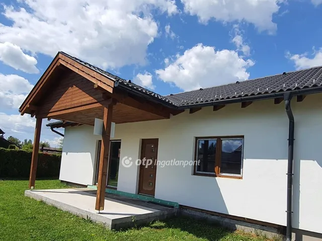Eladó ház Balatonmáriafürdő 79 nm