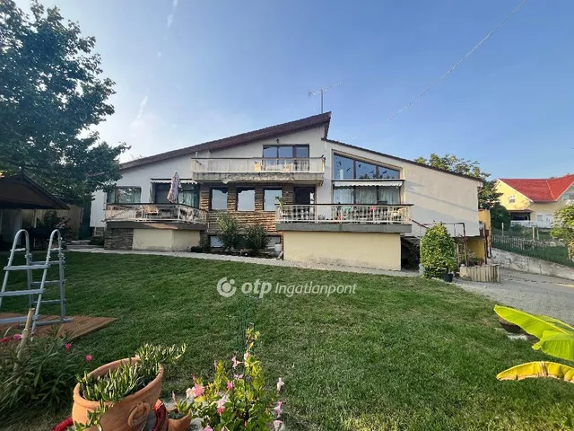 Eladó ház Vonyarcvashegy 209 nm