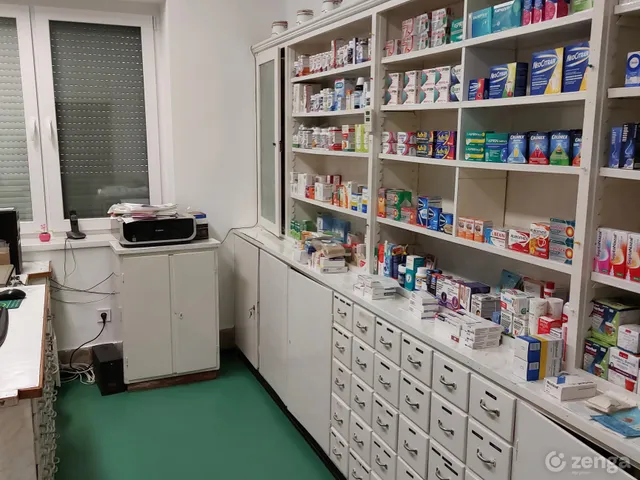 Eladó kereskedelmi és ipari ingatlan Debrecen, Belváros, Domb 1 120 nm