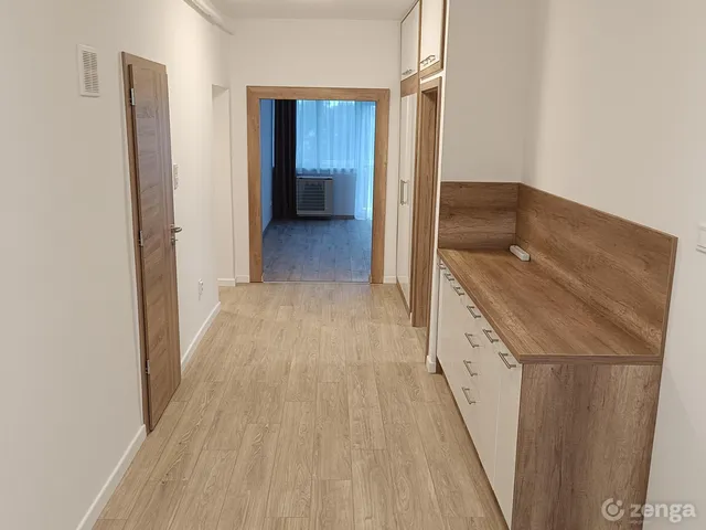 Eladó lakás Debrecen, Széchenyikert 82 nm