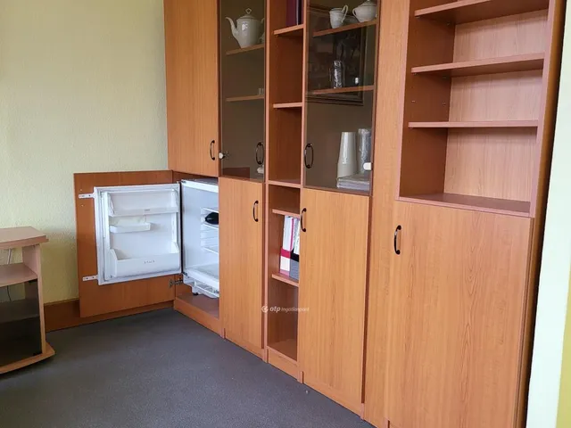 Eladó kereskedelmi és ipari ingatlan Debrecen 1000 nm