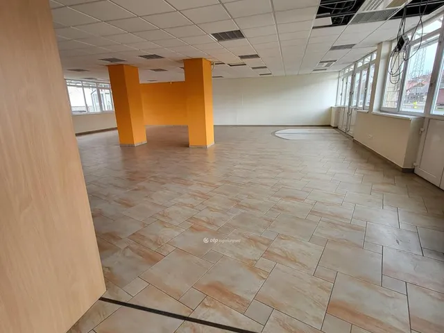 Eladó kereskedelmi és ipari ingatlan Debrecen 1000 nm