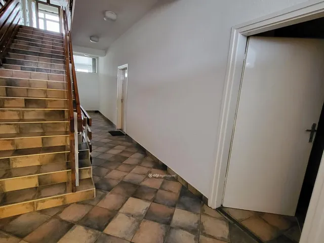 Eladó kereskedelmi és ipari ingatlan Debrecen 1000 nm