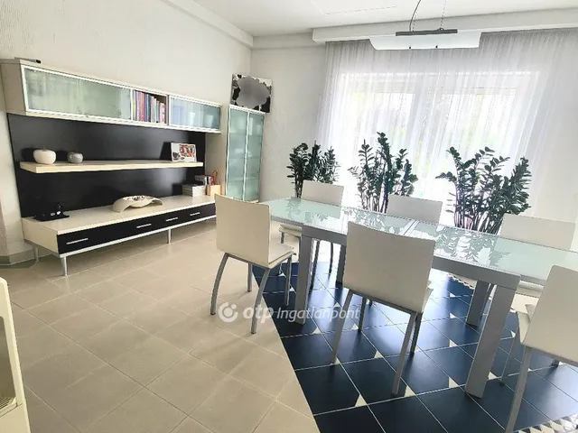 Eladó ház Debrecen 720 nm