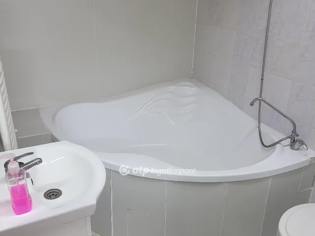 Eladó ház Mikepércs 1005 nm