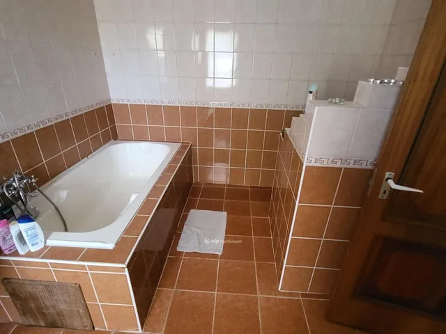 Eladó ház Mikepércs 162 nm