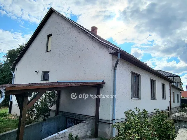 Eladó ház Mikepércs 162 nm