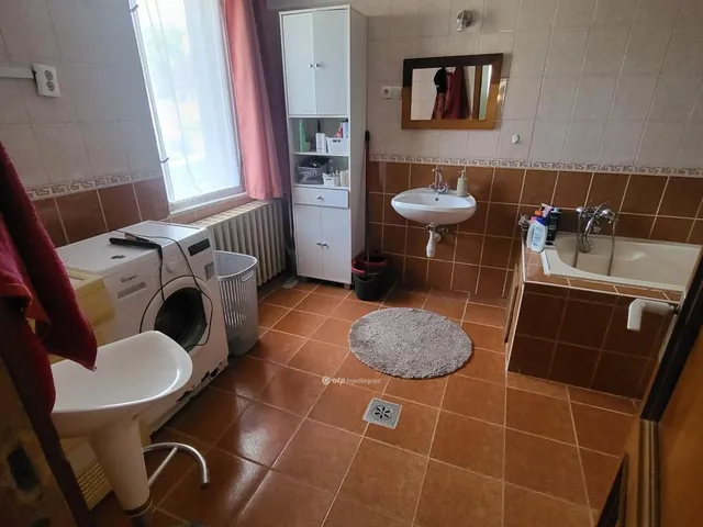 Eladó ház Mikepércs 162 nm