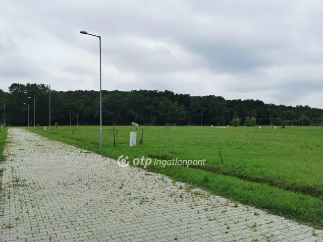 Eladó telek Debrecen 1100 nm