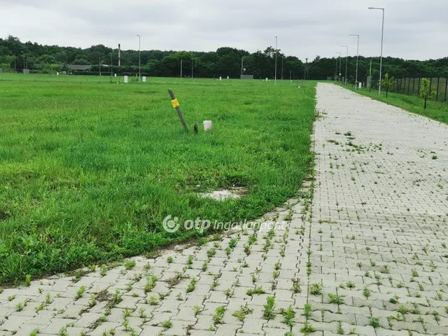 Eladó telek Debrecen 1100 nm