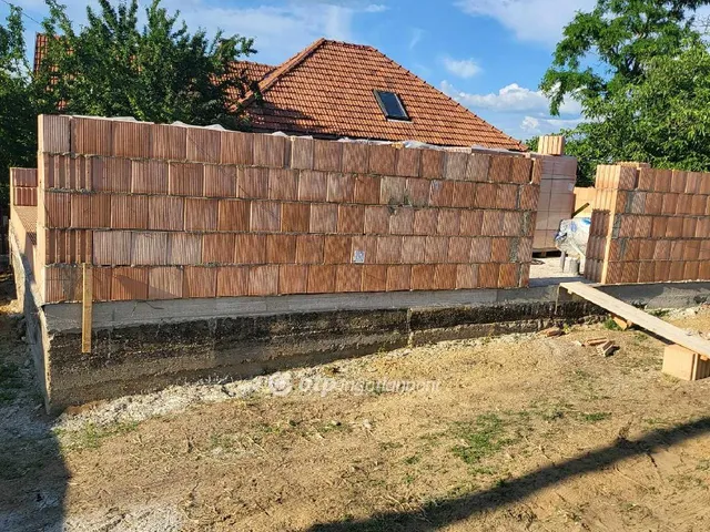 Eladó ház Vámospércs 100 nm