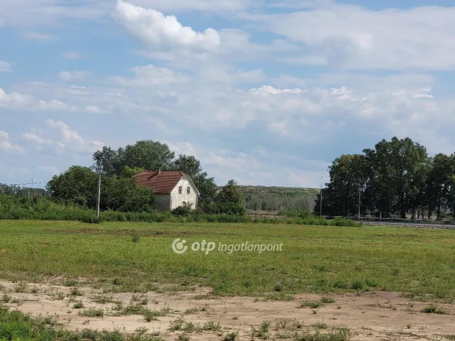 Eladó telek Debrecen 9000 nm