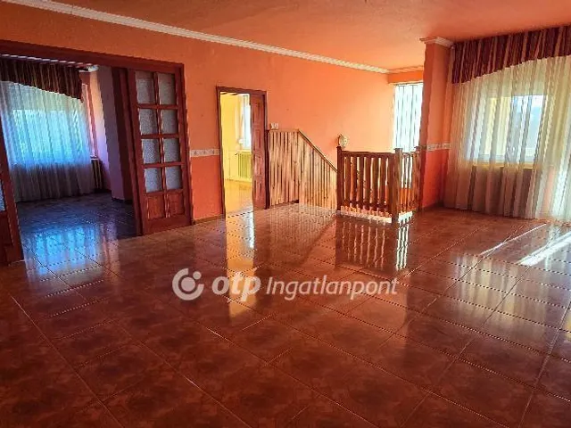 Eladó ház Hajdúnánás 242 nm