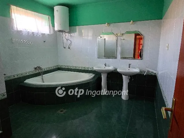 Eladó ház Hajdúnánás 242 nm