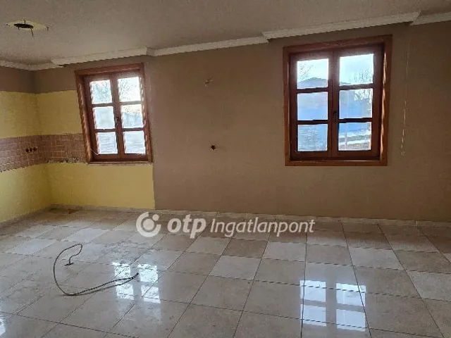 Eladó kereskedelmi és ipari ingatlan Debrecen 144 nm